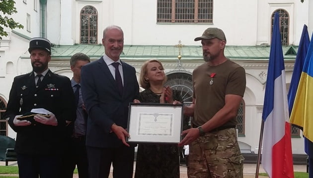 Двох видатних українців Франція відзначила Орденом Почесного легіону
