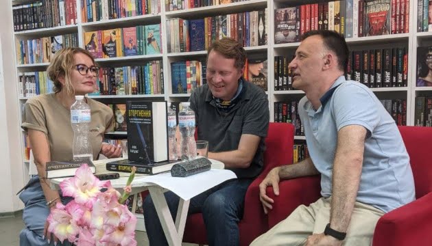 У Харкові переклали та видали книгу британського журналіста про війну в Україні