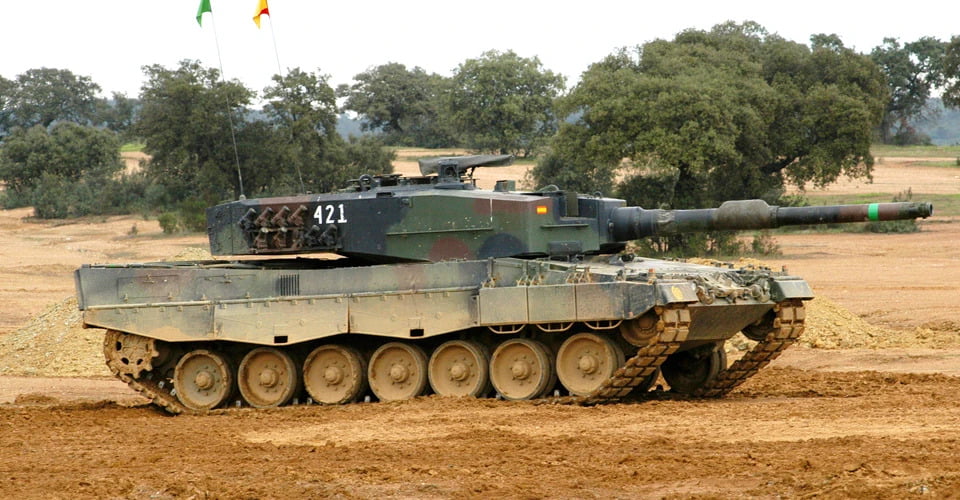 Обіцяні Іспанією танки Leopard вже вирушили до України – Міноборони