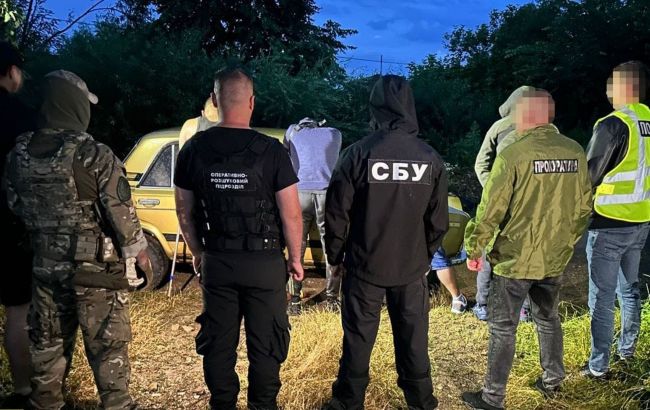 Схему по вывозу украинских уклонистов за границу организовала россиянка