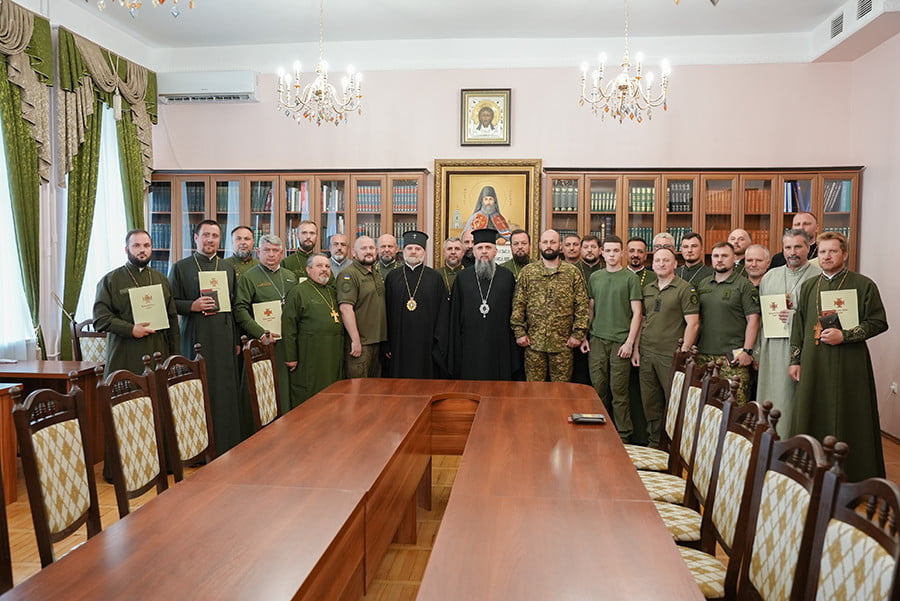 Митрополит Эпифаний торжественно вручил мандаты военным капелланам Национальной гвардии