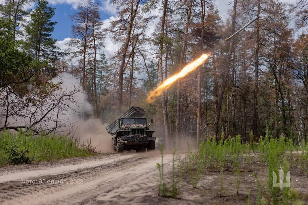 В районі міста Мар’їнка Сили оборони стримують наступ росіян – Генштаб