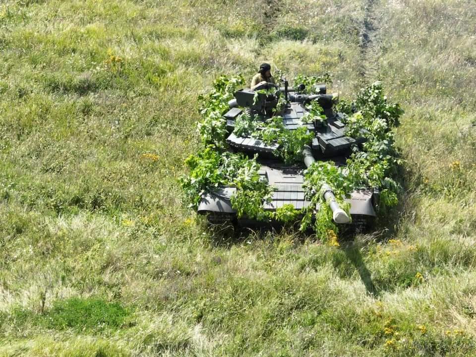 На півдні ЗСУ продовжують наступ, на сході – відбивають ворожі атаки – Генштаб
