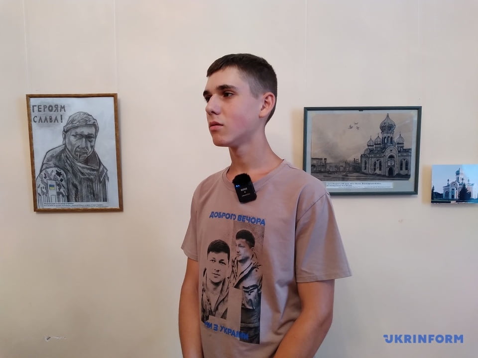 Майже п’ять місяців юний художник з Житомирщини працював над картинами про зруйновані міста України