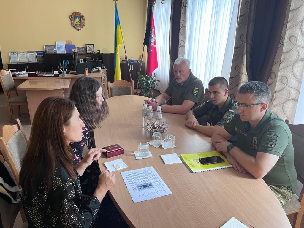 Дружині та доньці загиблого прикордонника вручили державну нагороду