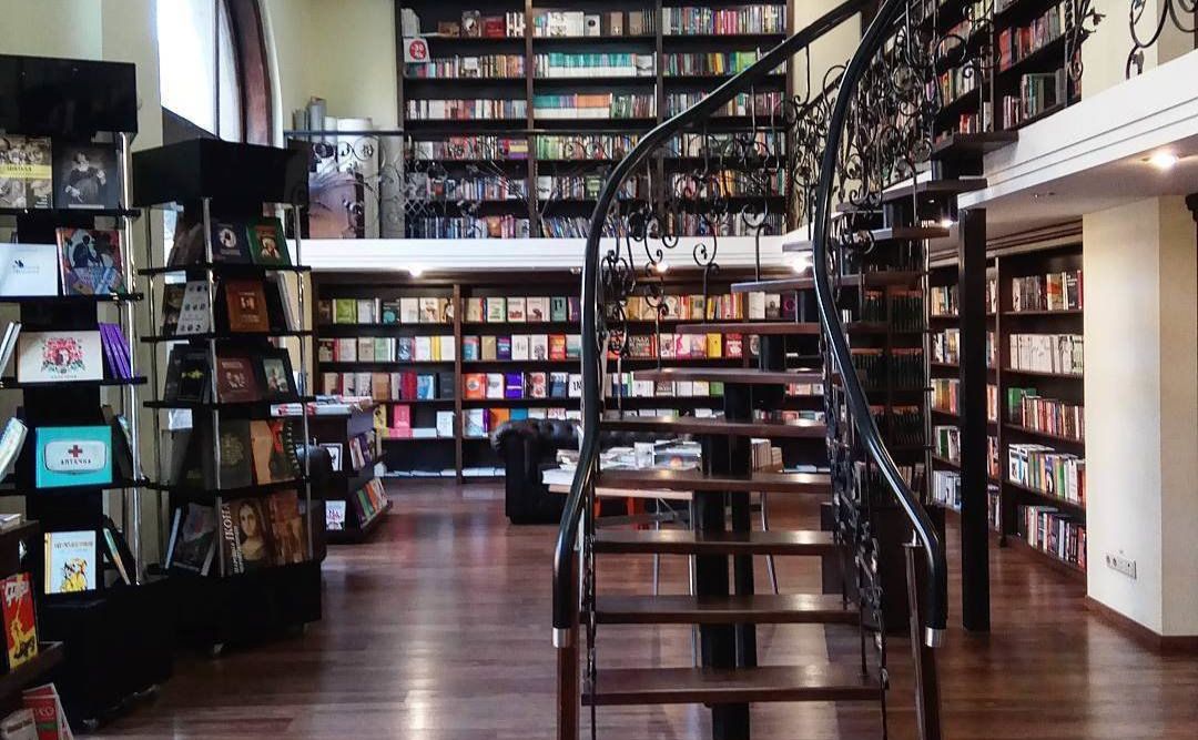 По меньшей мере, 247 стационарных книжных магазинов работают сейчас в Украине
