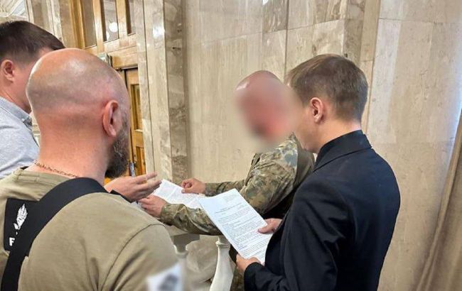 Протокол про корупцію отримав один зі столичних військкомів