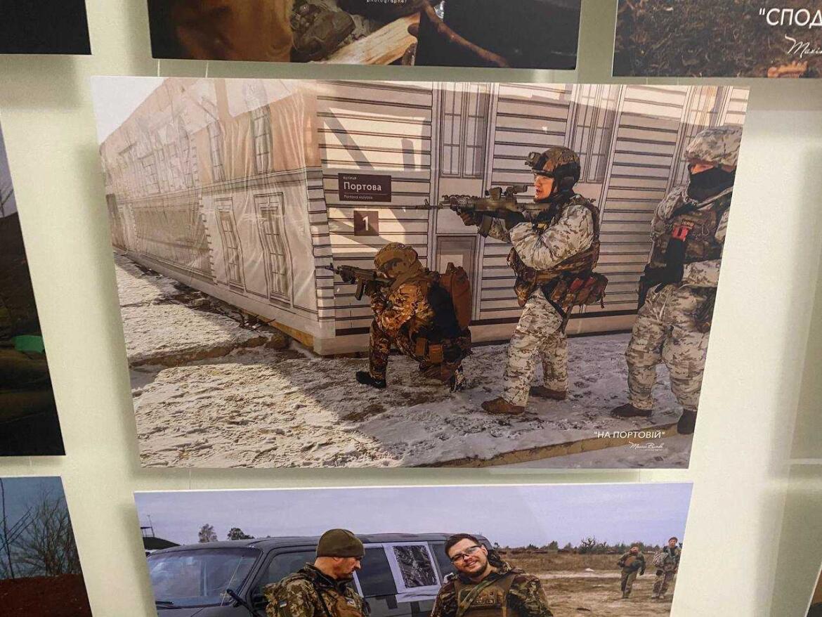 Світлини загиблого під Бахмутом фотографа показали на виставці у Рівному