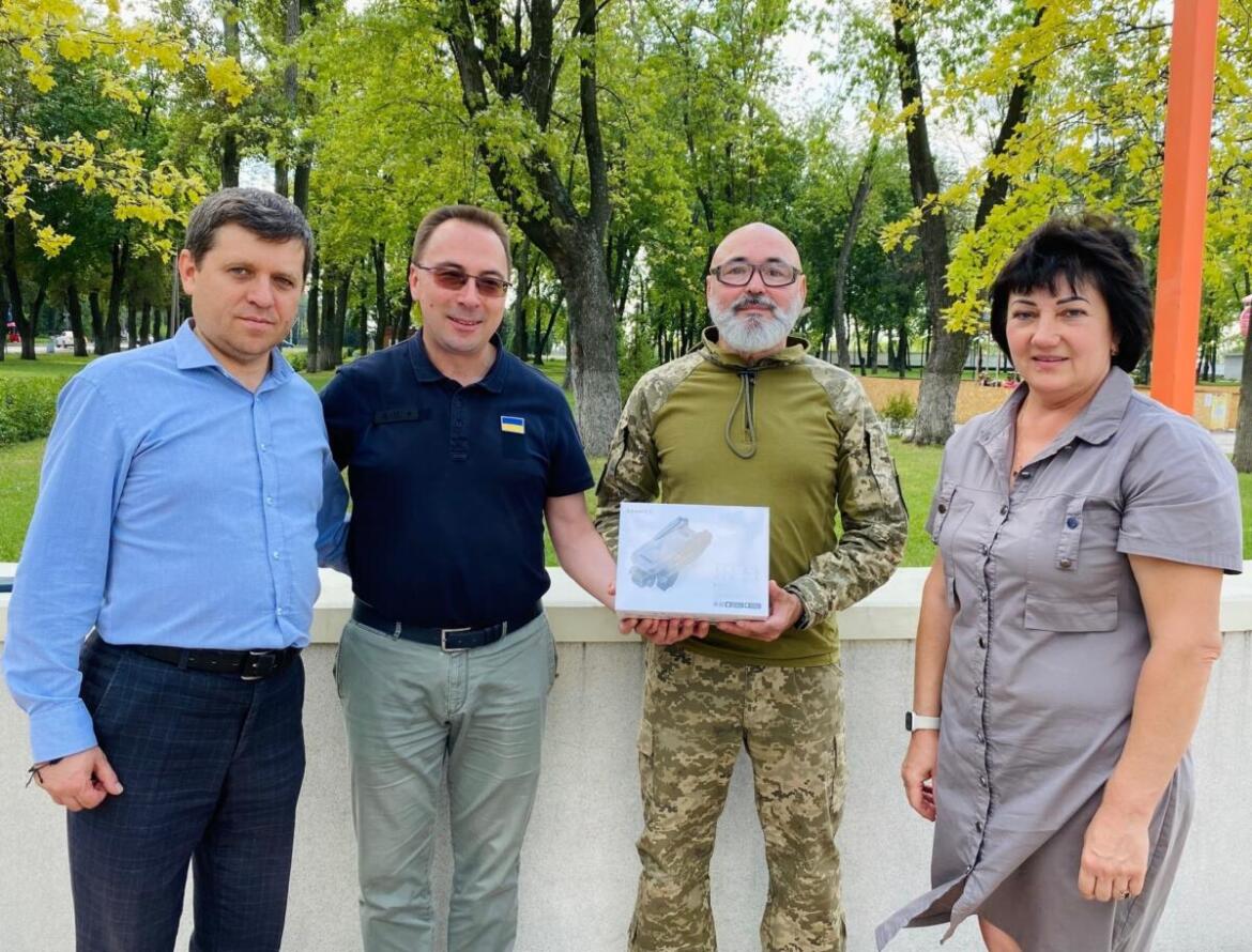В Покровске аграрии приобрели квадрокоптер для нужд украинских защитников