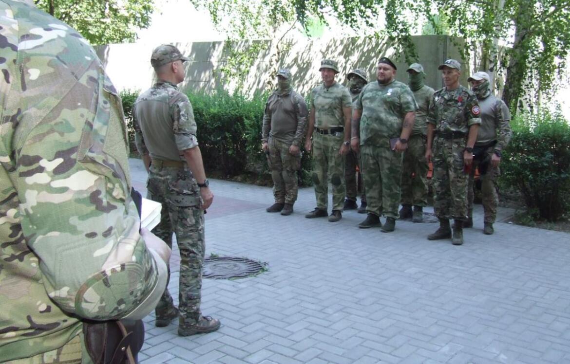 Гауляйтер Балицький виклав фото зрадників, яких нагородив Путін: більшість з закритими обличчями (фото)