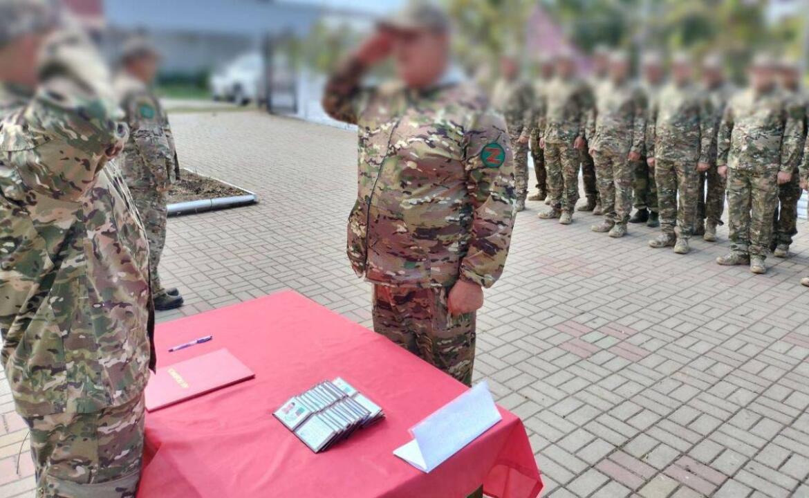 Пропаганда почала приховувати обличчя «ополченців» на окупованій частині Запорізької області, чого раніше не було