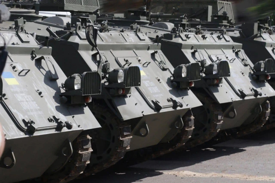 СКУ передав українській теробороні британські бронетранспортери FV432