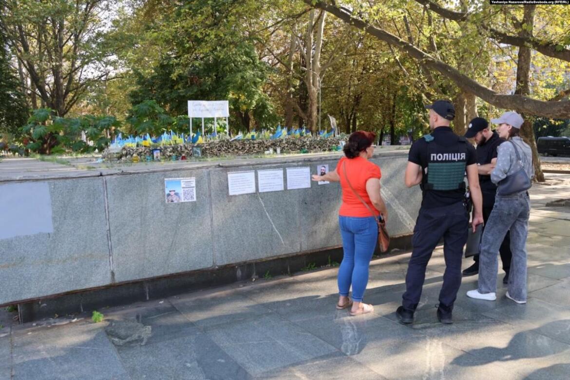 У Запоріжжі невідомі обікрали локацію, створену у пам’ять про загиблих від російської агресії