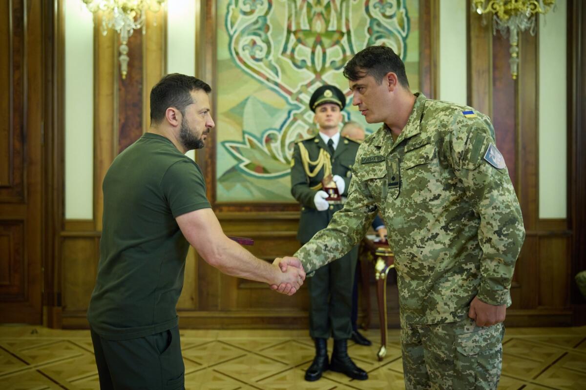 Танкісти-морпіхи отримали державні нагороди з рук президента