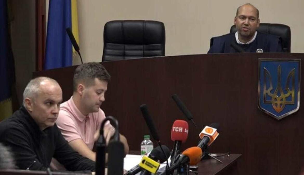 Адвокат Шуфрича повідомляє, що з дому підозрюваного у держраді, зникли усі цінні речі, антикваріат, картини