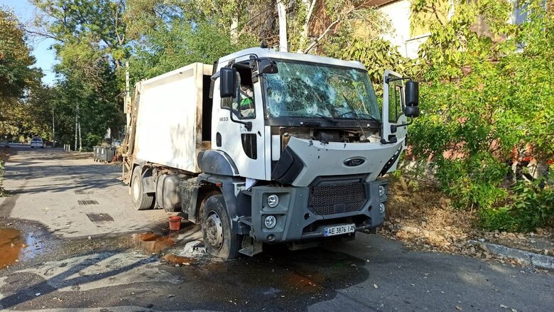 Вранці росіяни обстріляли Херсон: поранення отримали двоє людей