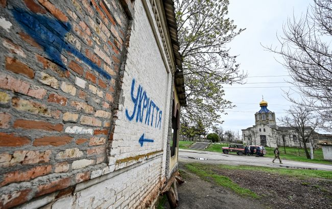 У Херсоні російські окупанти завдали удару по гімназії