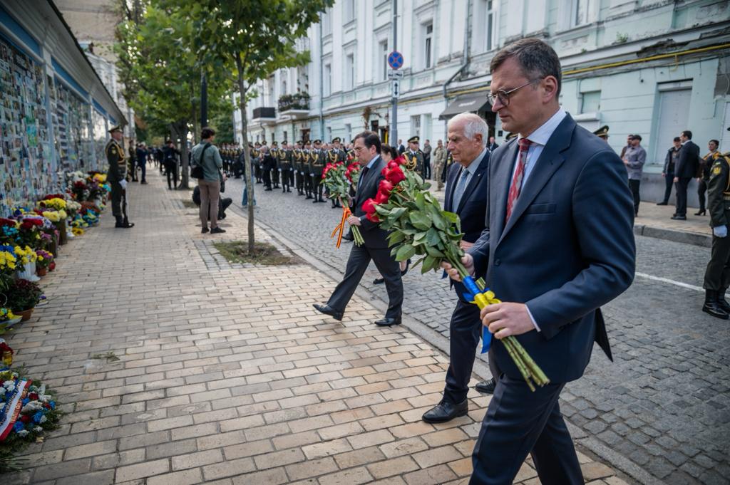Дипломати 27 європейських країн вшанували пам’ять українських воїнів