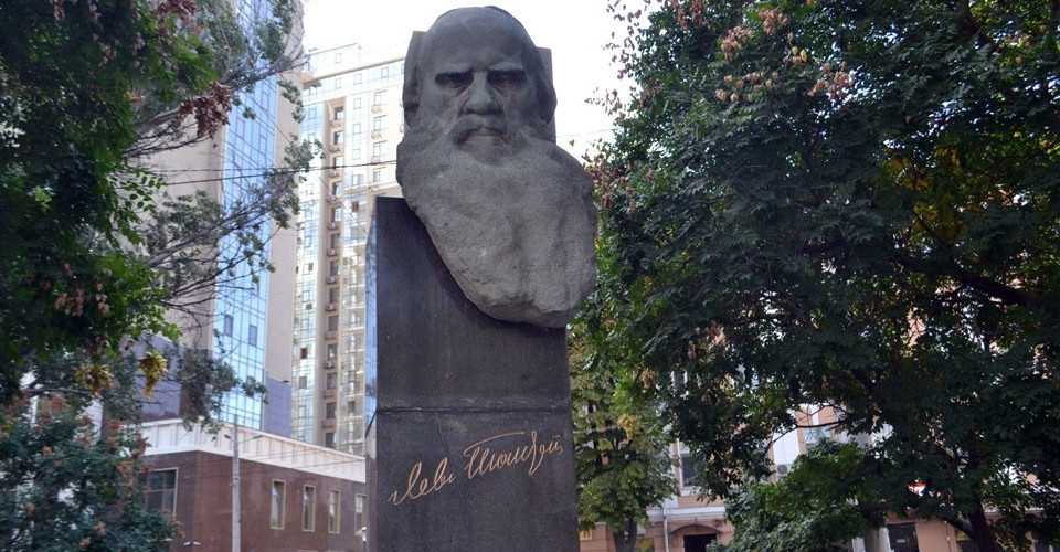 Одесити проголосували проти перейменування площі Льва Толстого – міськрада