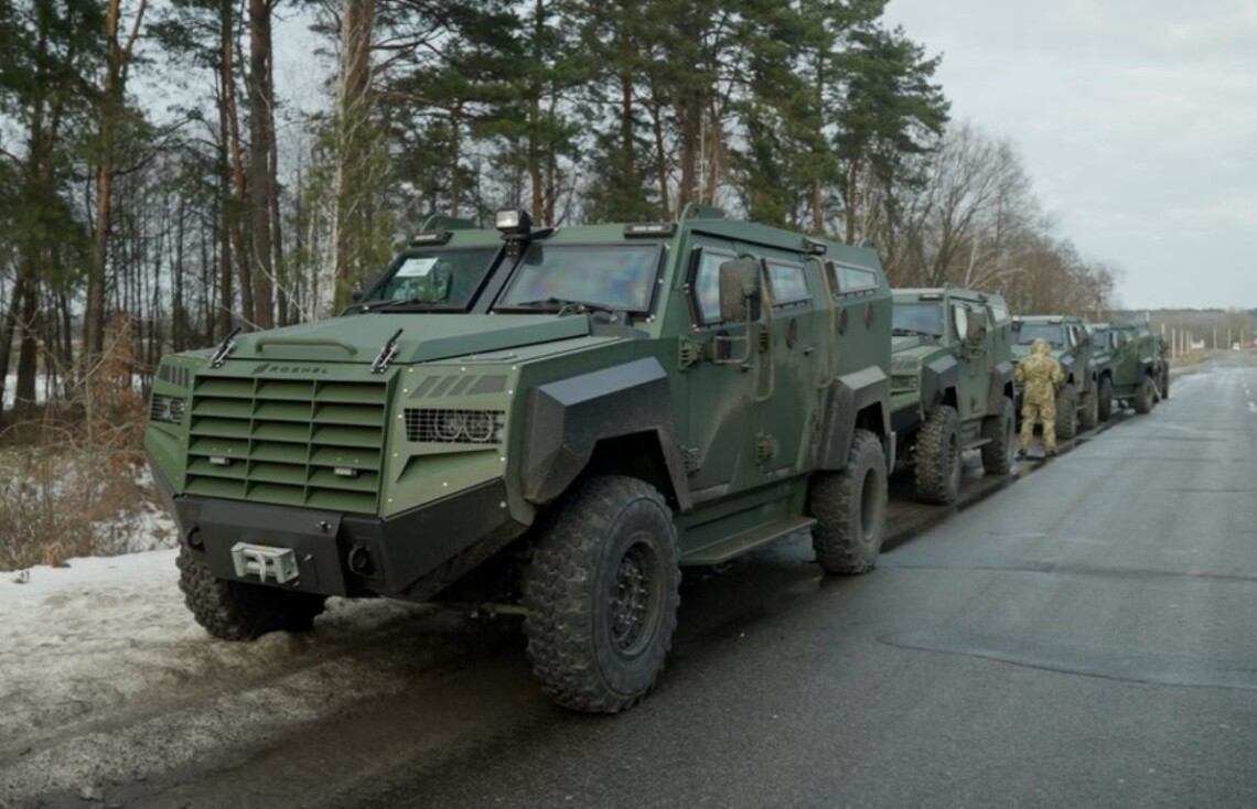 Арсенал ЗСУ поповнився партією оновлених канадських бронемашин Senator MRAP