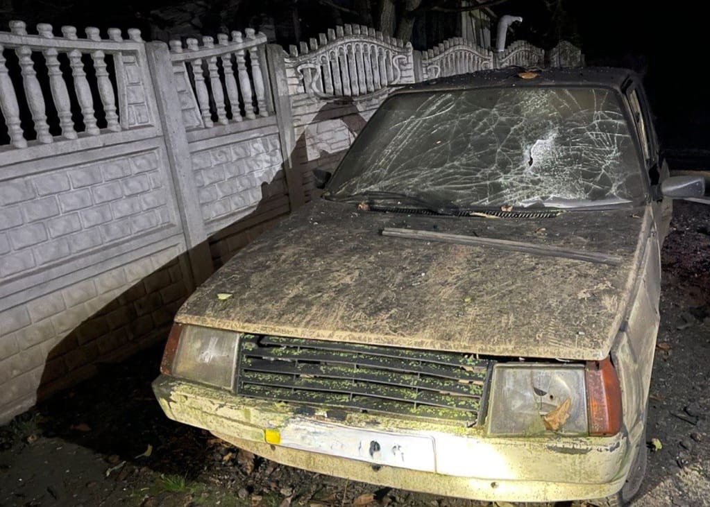 Уламки російських ракет пошкодили будинки та авто на Дніпропетровщині – ОВА