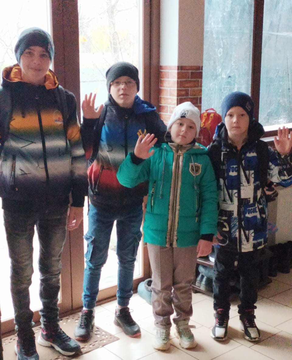 З окупованого Білокуракиного на Луганщині вдалося евакуювати вихованців дитячого будинку сімейного типу