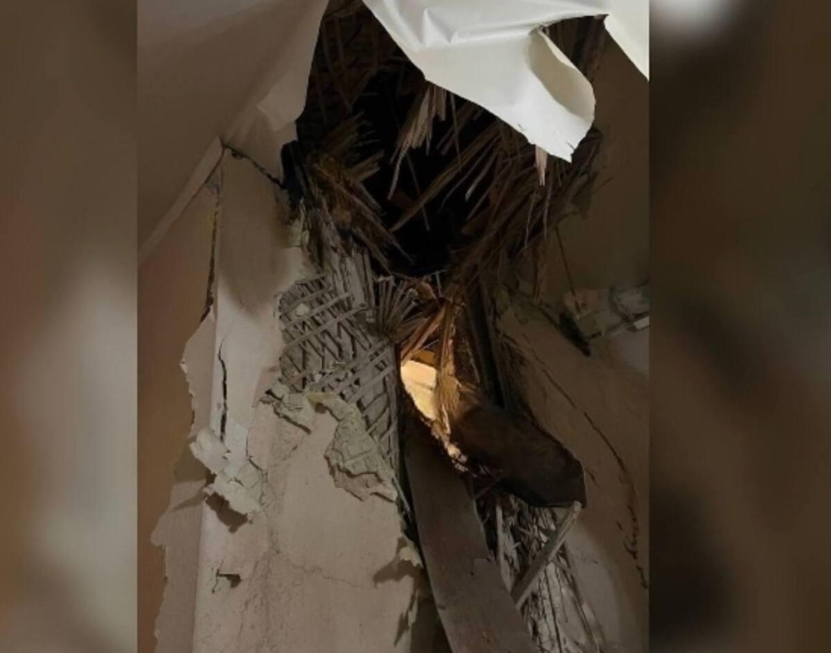 У Дніпрі уламки ворожої ракети впали на чотириповерховий будинок: є постраждалі