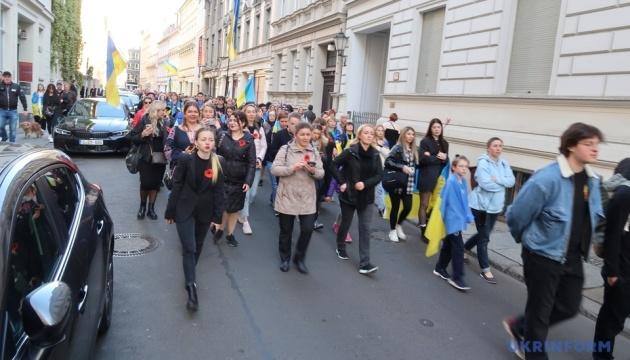 В Берлине украинцы прошли шествием памяти жертв Второй мировой войны (ВИДЕО)