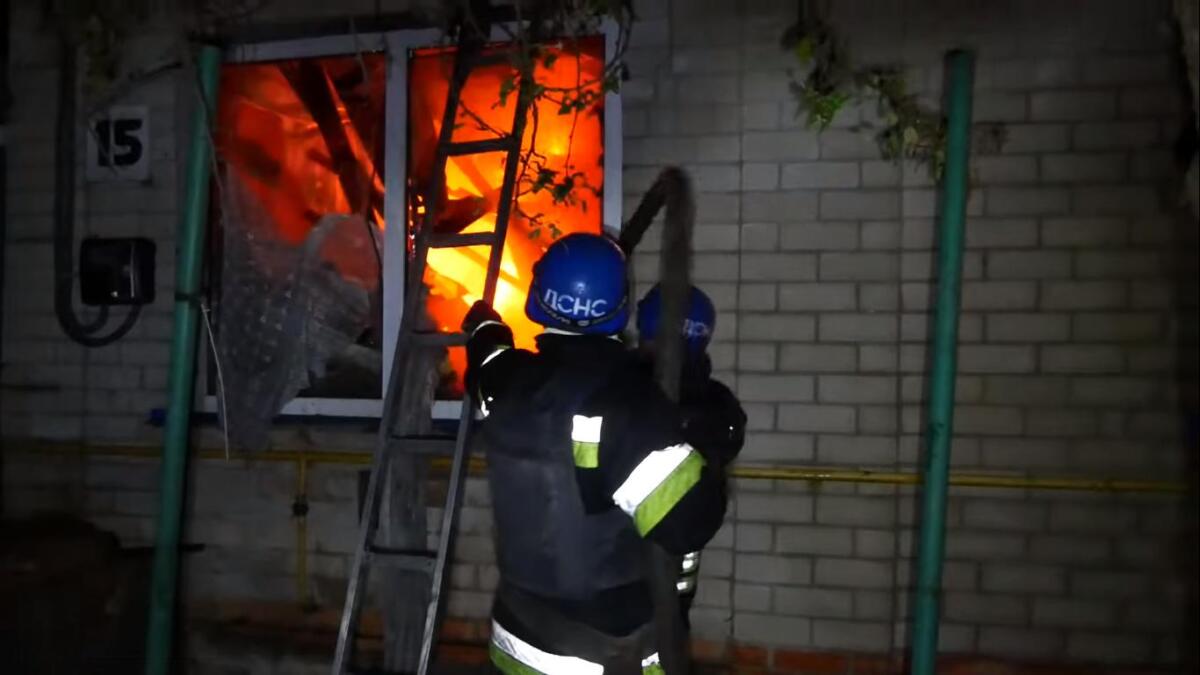 Внаслідок російського обстрілу у Запорізькому районі постраждали місцеві мешканці та медики зі швидкої допомоги – ДСНС