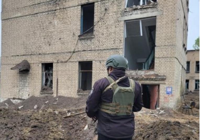 На Донеччині росіяни обстріляли поліцейських із гуманітаркою