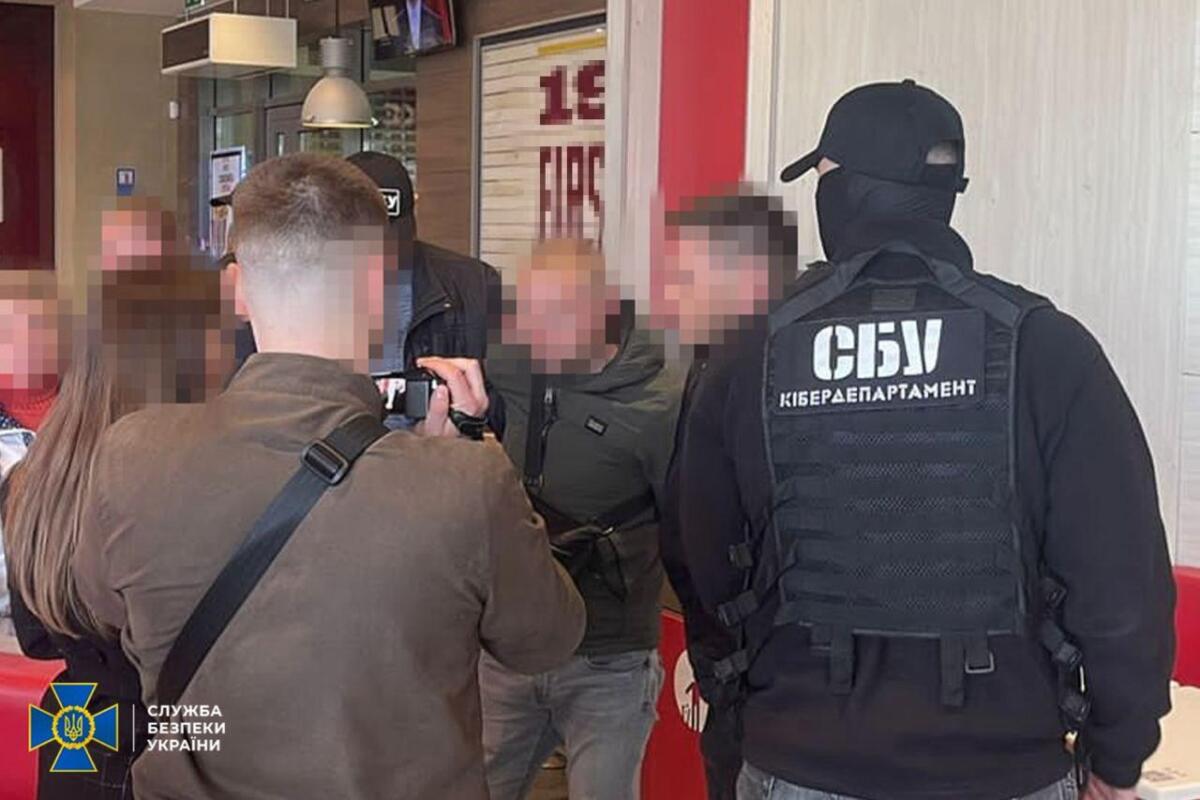 Торгували інформацією з державних баз даних: у Києві викрили двох «приватних детективів»
