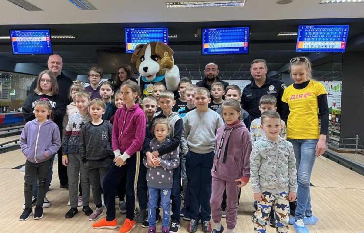 У Харкові правоохоронці провели з дітьми-переселенцями