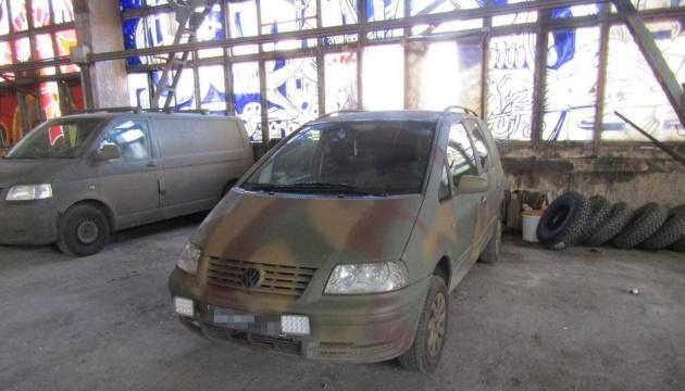 У Києві передали вилучені автівки, зброю та боєприпаси на потреби «Гвардії наступу»