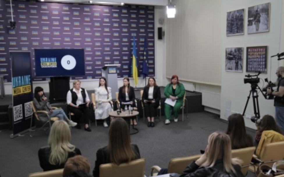 Президента про допомогу попросили родичі захисників «Азовсталі»