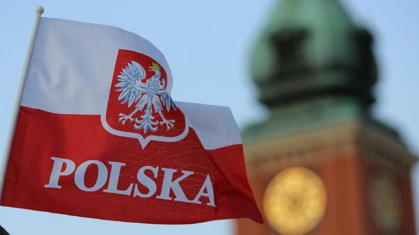 У Польщі українцям розсилають поштою банківські картки для виплат допомоги