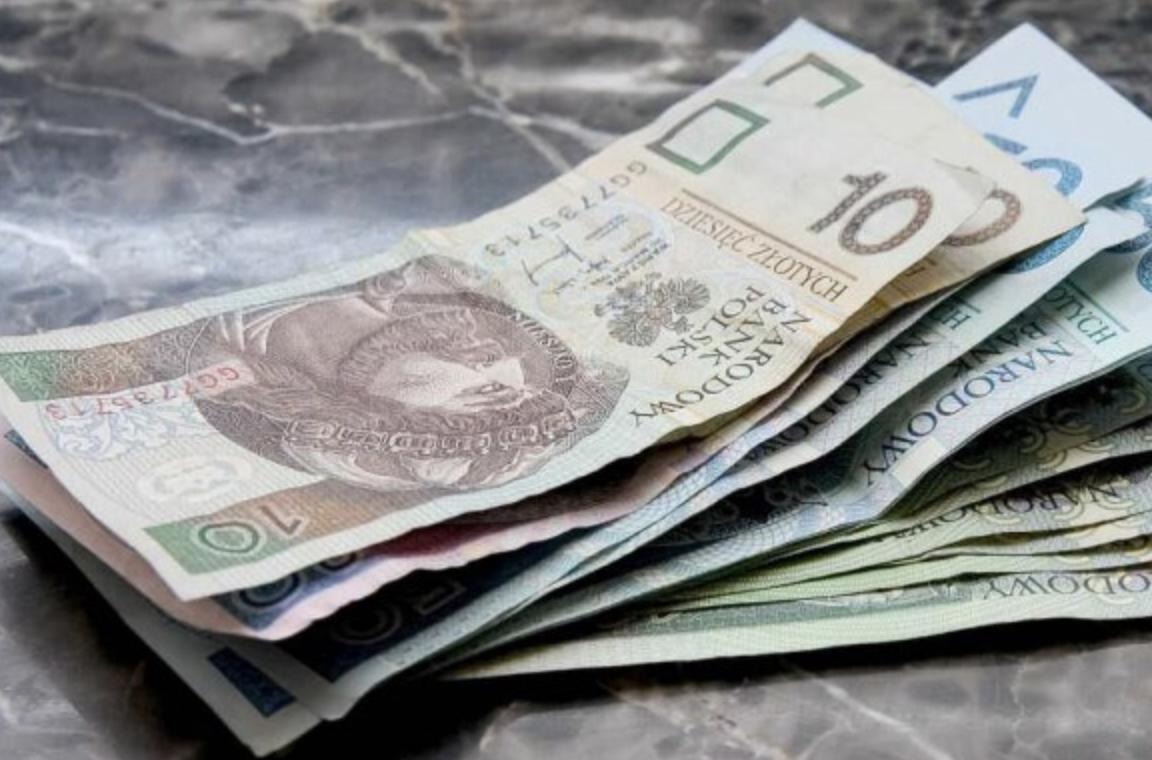 Біженці з України мають змогу отримати у Польщі фінансову допомогу від Червоного Хреста