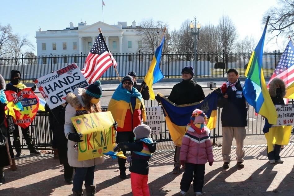 Скільки американців виступають за подальшу військову підтримку України — опитування
