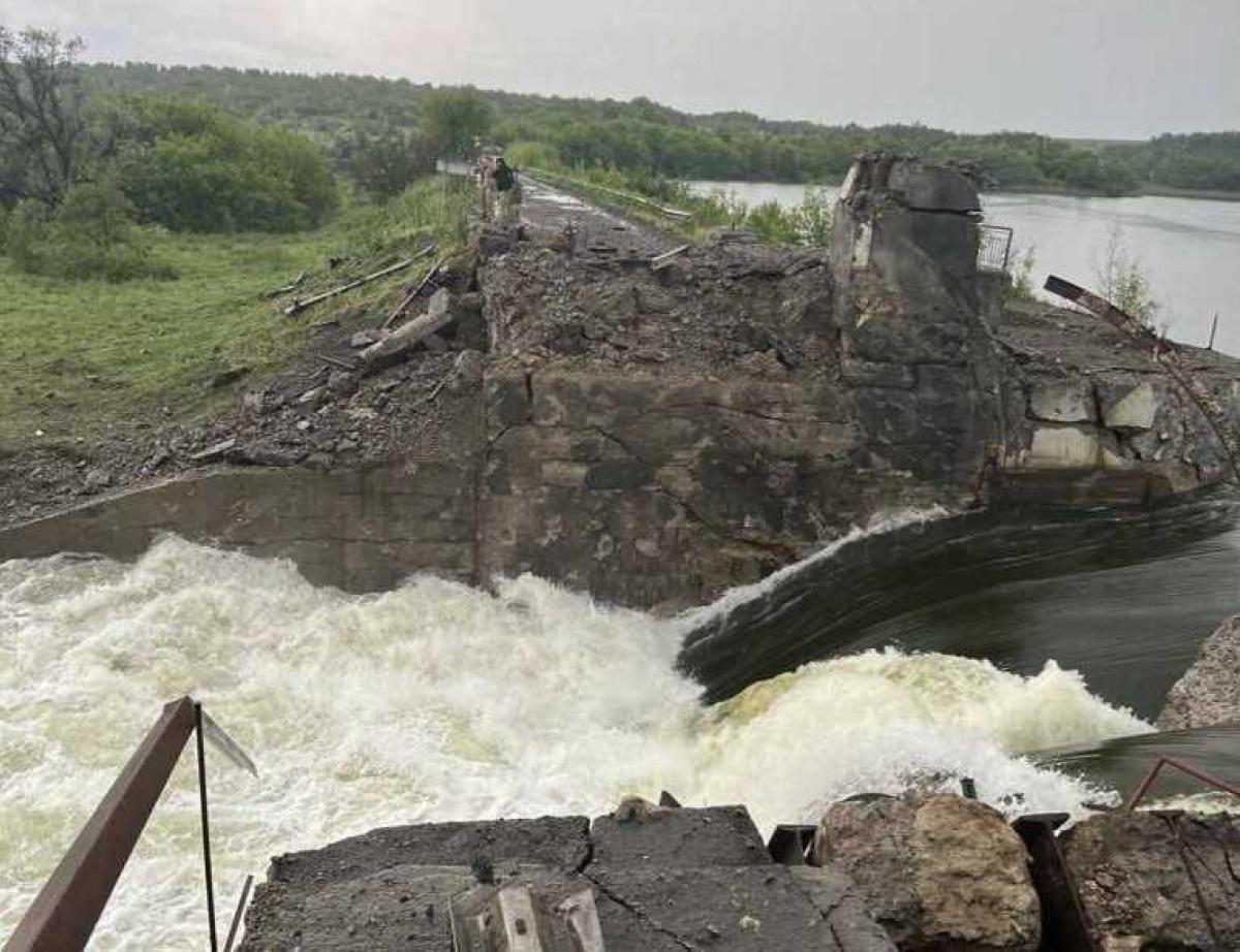 Окупанти зруйнували греблю Карлівського водосховища на Донеччині: є загроза підтоплення