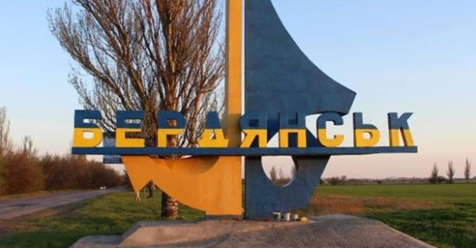 В окупованому Бердянську російські військові не пускають місцевих жителів до укриттів