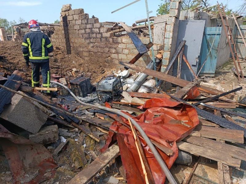 Російські загарбники обстріляли Гуляйполе: з-під завалів дістали 2 поранених