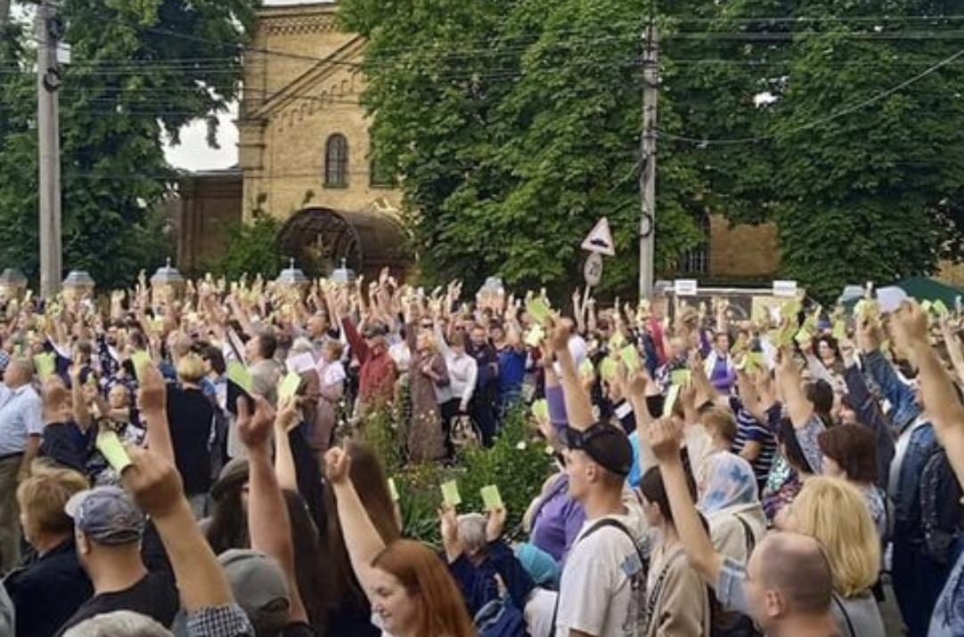 На Київщині суд виніс рішення на користь громади, яка перейшла до ПЦУ