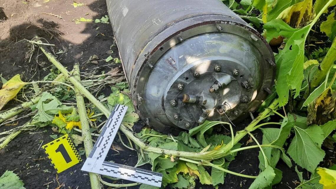 На Львівщині уламки російської ракети впали на господарську будівлю: сталася пожежа