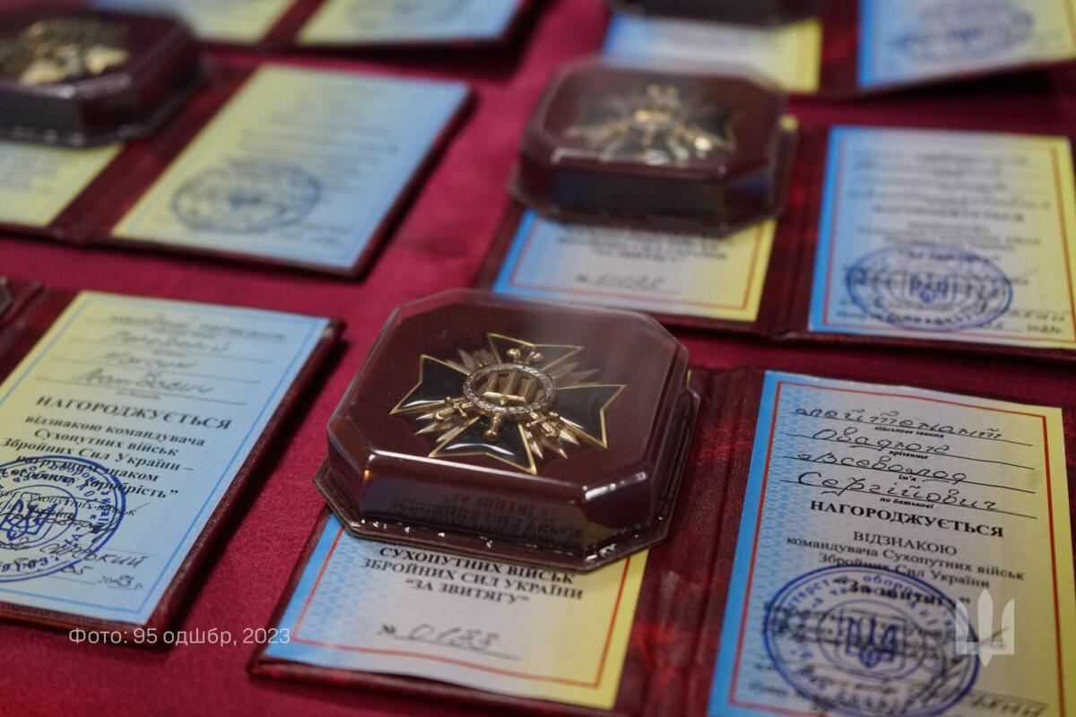 Генерал Сирський відзначив державними нагородами бійців житомирської бригади ДШВ (ФОТО)