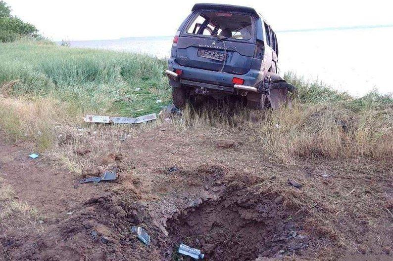 У Миколаївській області цивільна автівка підірвалася на протипіхотній міні
