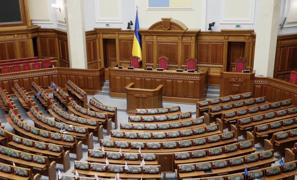 Війна не заважає народному депутату від «Слуги Народу» відпочивати за кордоном та їздити на новому автомобілі