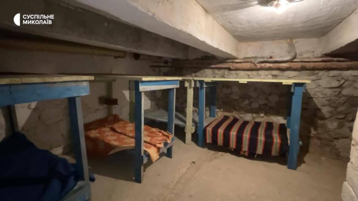 У Миколаєві волонтери відремонтували бомбосховище у житловому будинку
