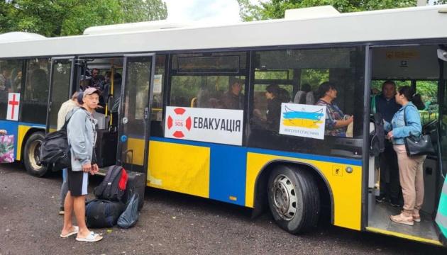 Евакуйованим з Херсонської області держава виплатить допомогу, – Мінреінтеграції