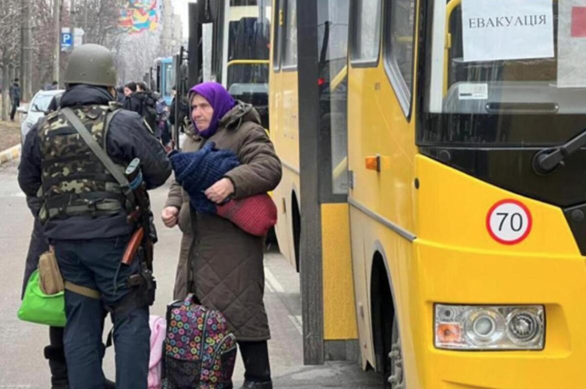 Стало известно, какое количество людей эвакуировали из Херсона в Николаев из-за подрыва Каховской ГЭС