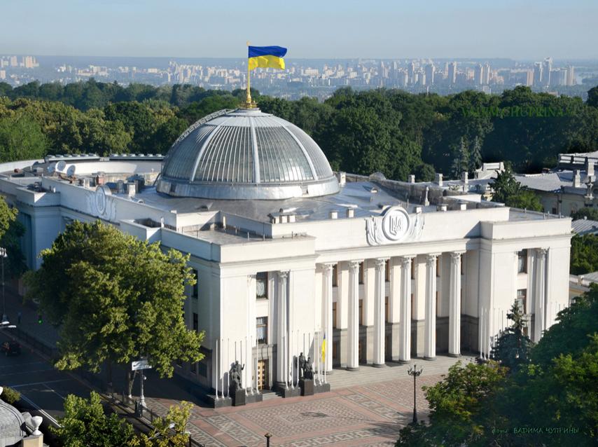 В Украине во время военного положения поддержали обязательную реструктуризацию потребительских кредитов для переселенцев