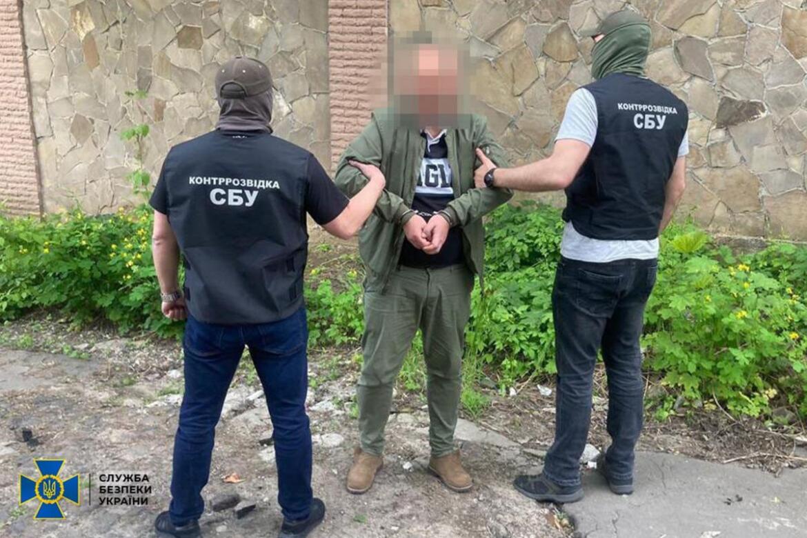 СБУ затримала ворожого інформатора, який наводив ракети на заводи Миколаєва